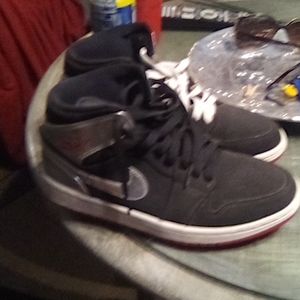 Jordans shoes  size 7.5 boys